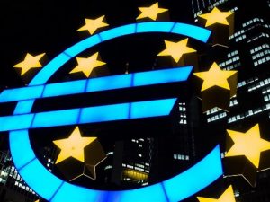 ECB Monetary Policy Pressured by Two Strong Opposing Economic Forces